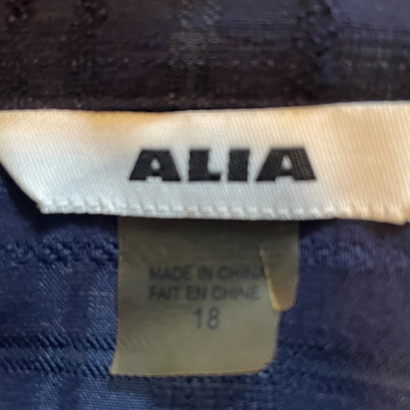 5 for $12. Alia 3/4 sleeved buttoned shirt - Picture 2 of 4